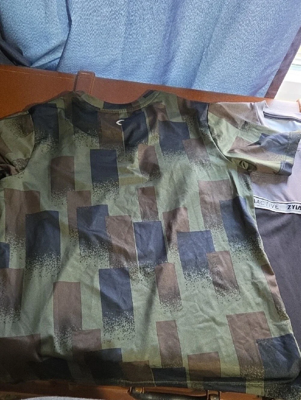 2ZYIA Active Youth Tee in Grey/black and Camouflage